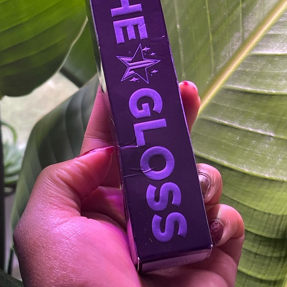 JS the gloss - Picture 3 of 9